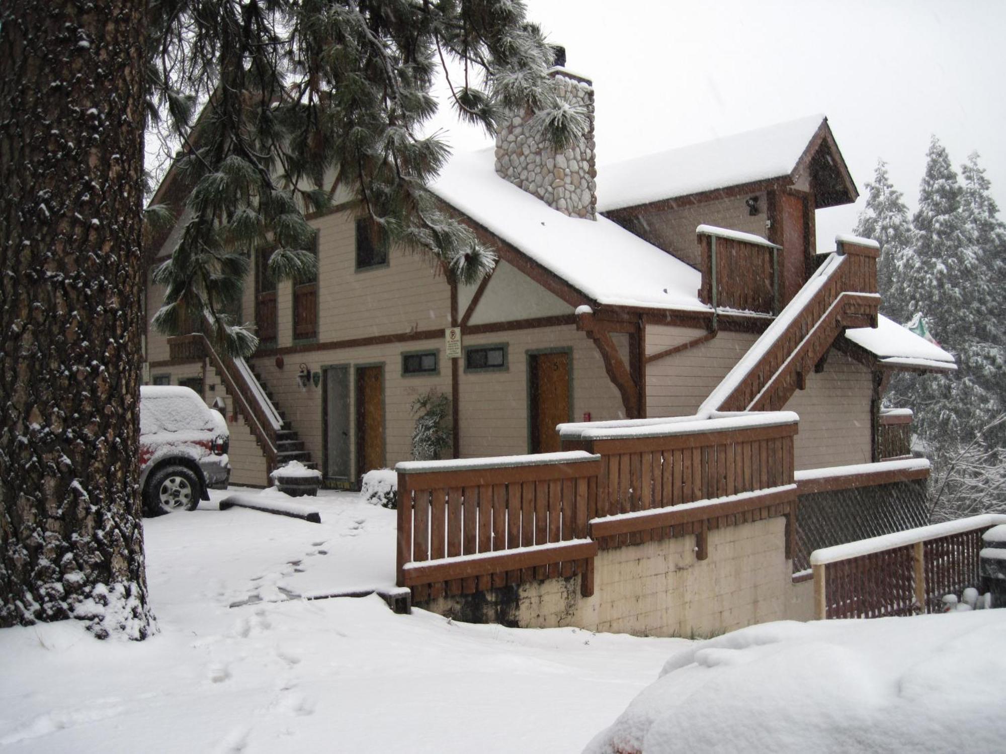 The North Shore Inn Crestline Екстериор снимка